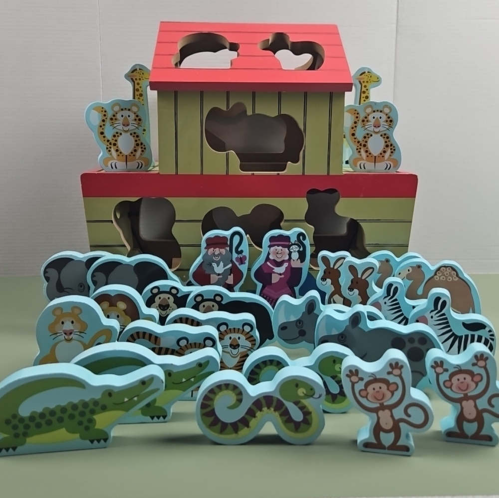 Melissa and Doug Noahs Ark Wooden Playset Shape Matching 28 Figures Complete set